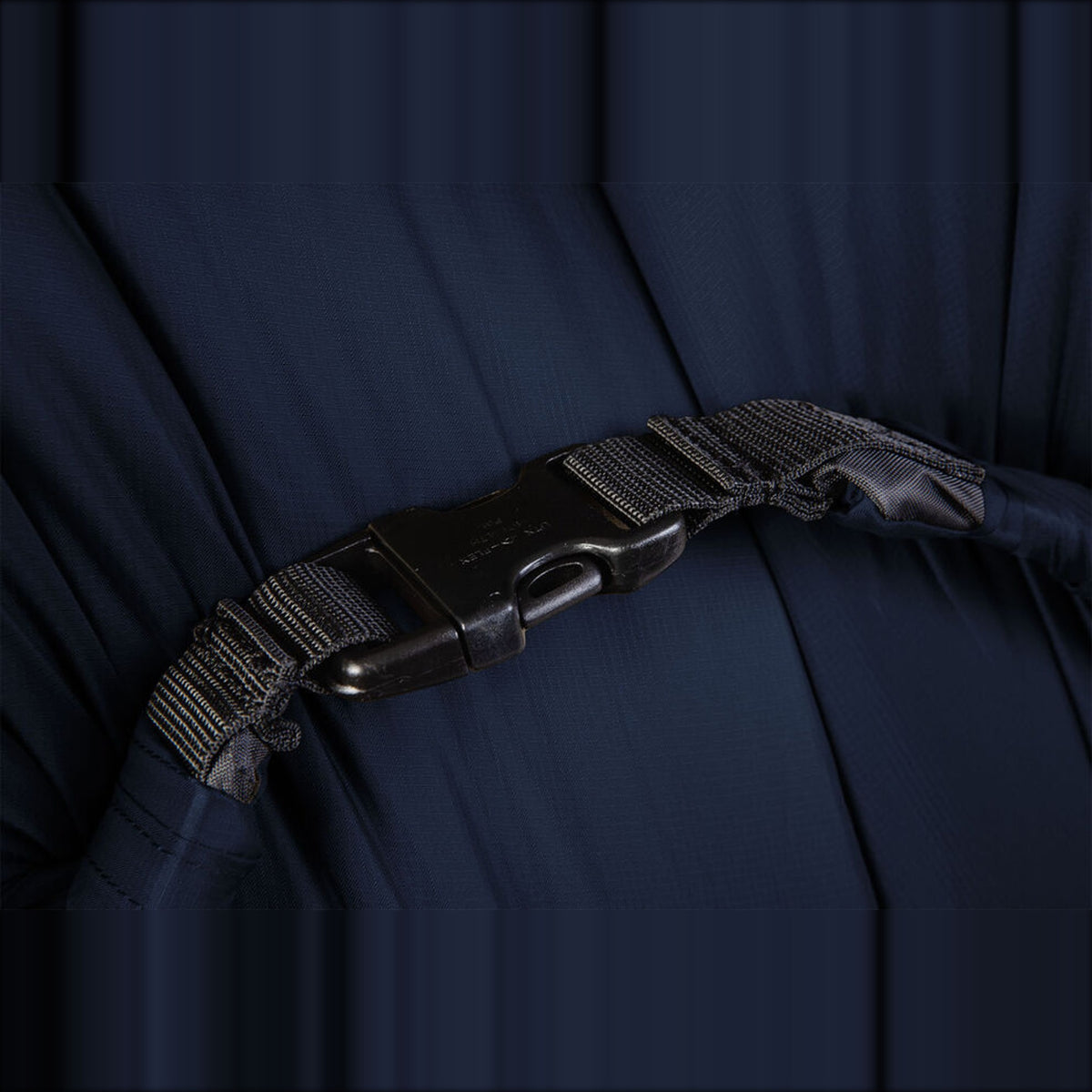 Lamzac L 3.0 Dark Blue Domestica – Detail Close-up1