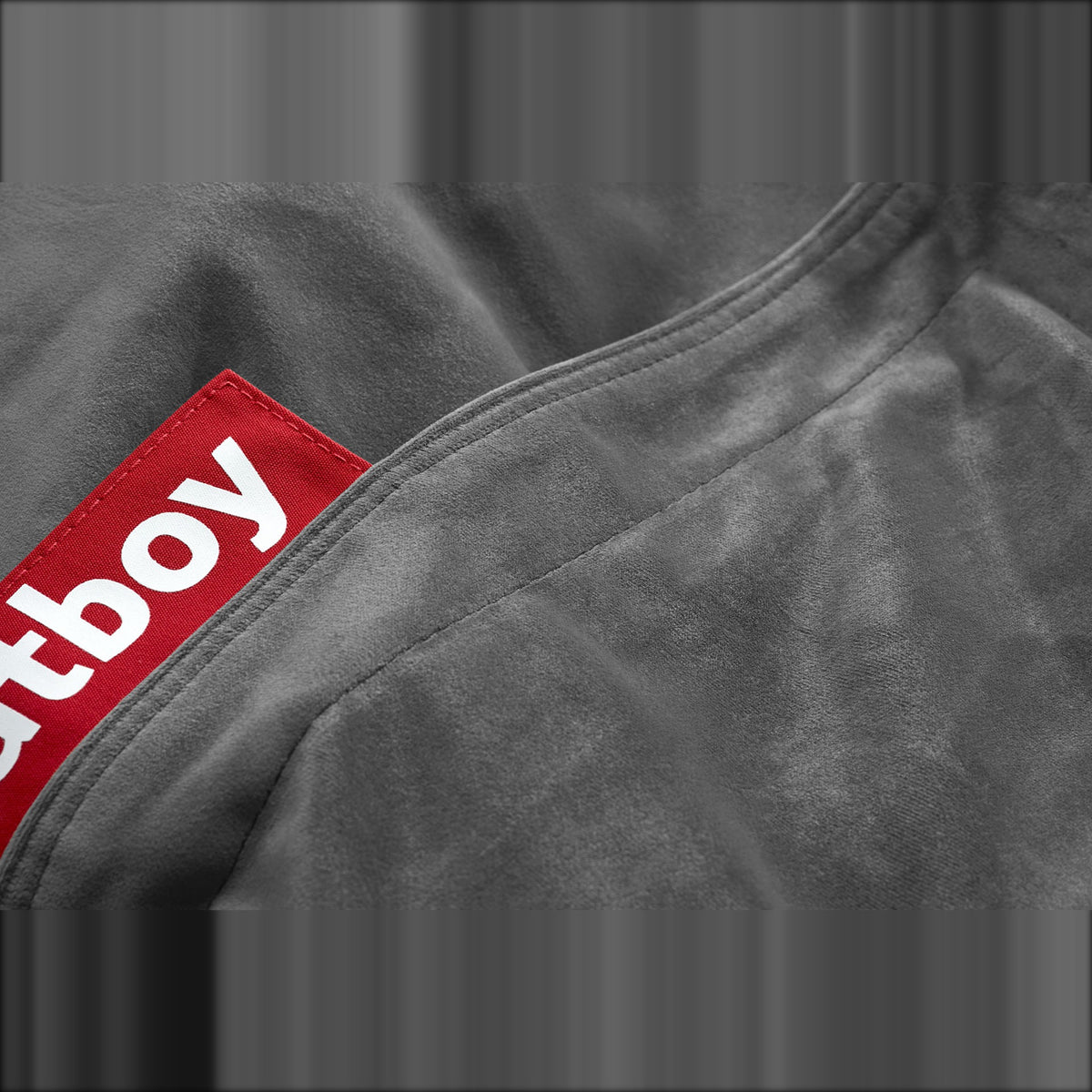 Original Slim Velvet Taupe Domestica – Velvet and Fatboy Label Close-up