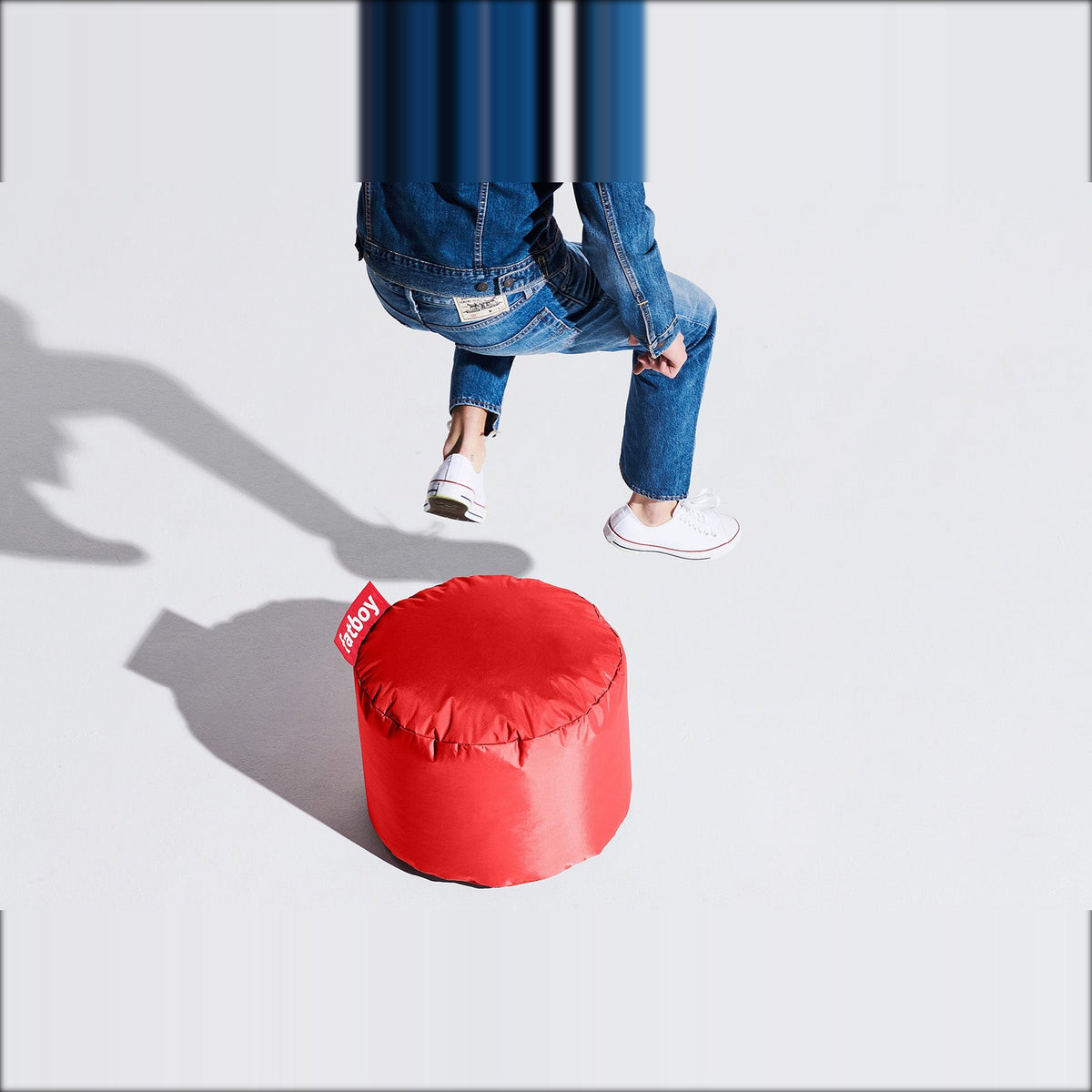 Point Original Red Domestica – Lifestyle – Person Seated on the Pouf