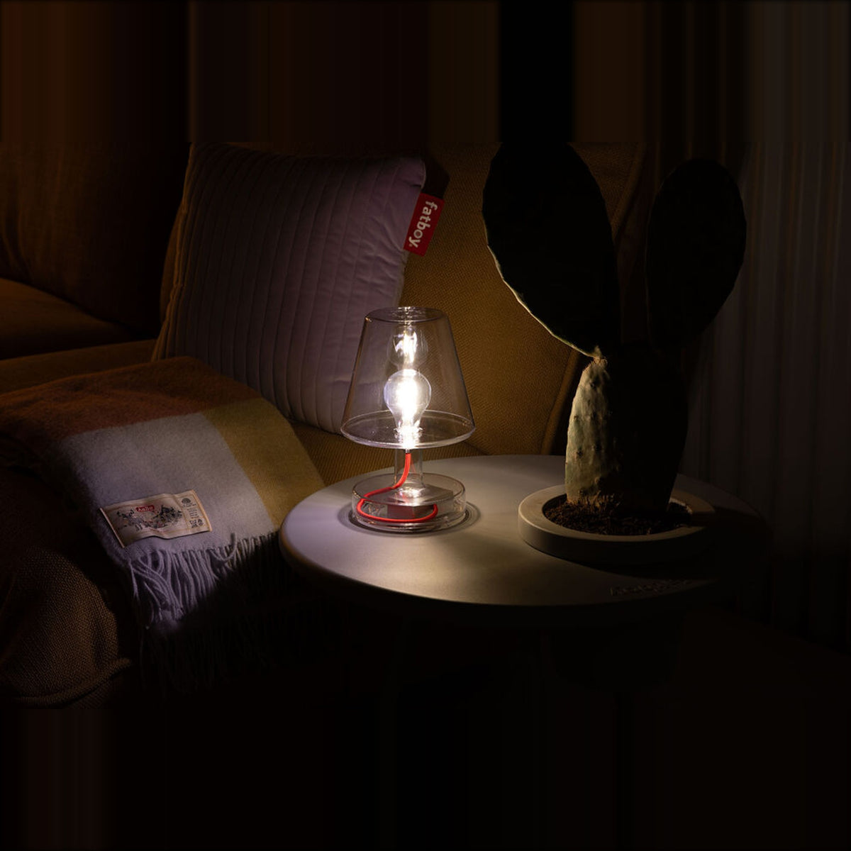 Transloetje Transparent Domestica – Lifestyle – Lit at Night on a Table