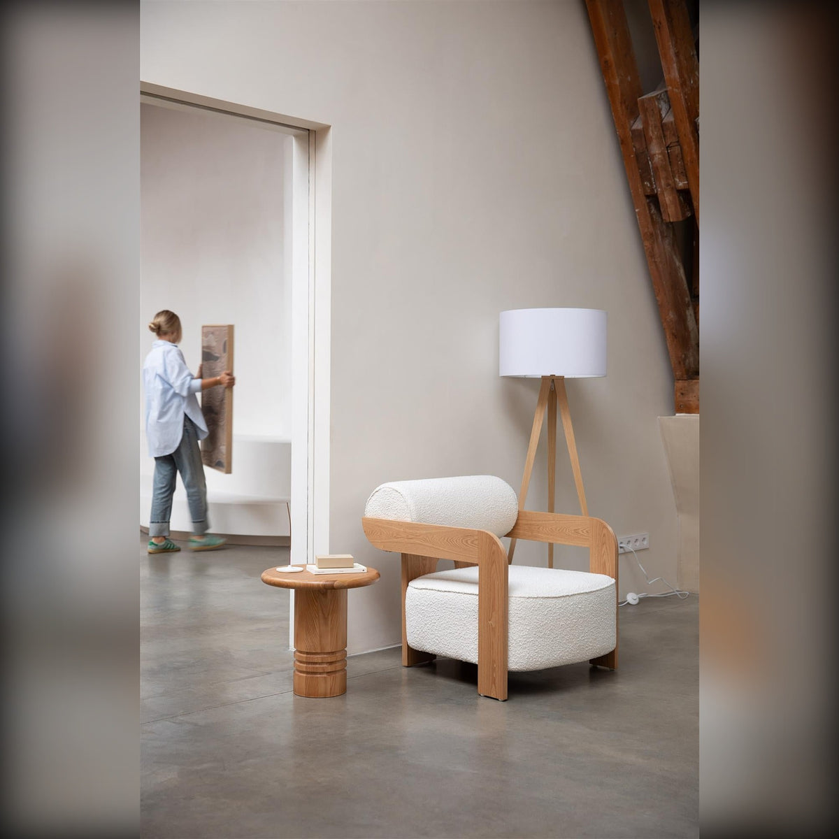 Lounge Chair Oolong Beige Domestica – Lifestyle – Room with Floor Lamp and Side Table