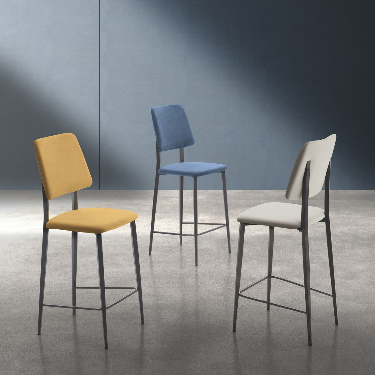 Bar Stool Fonte – shown in the chair version, product photo