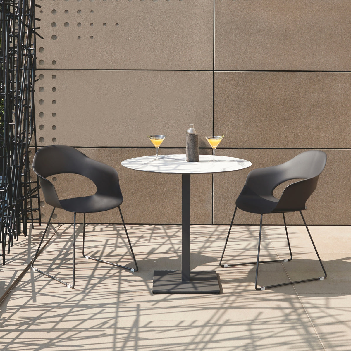 Dining Armchair Golfo – sled base version, product photo