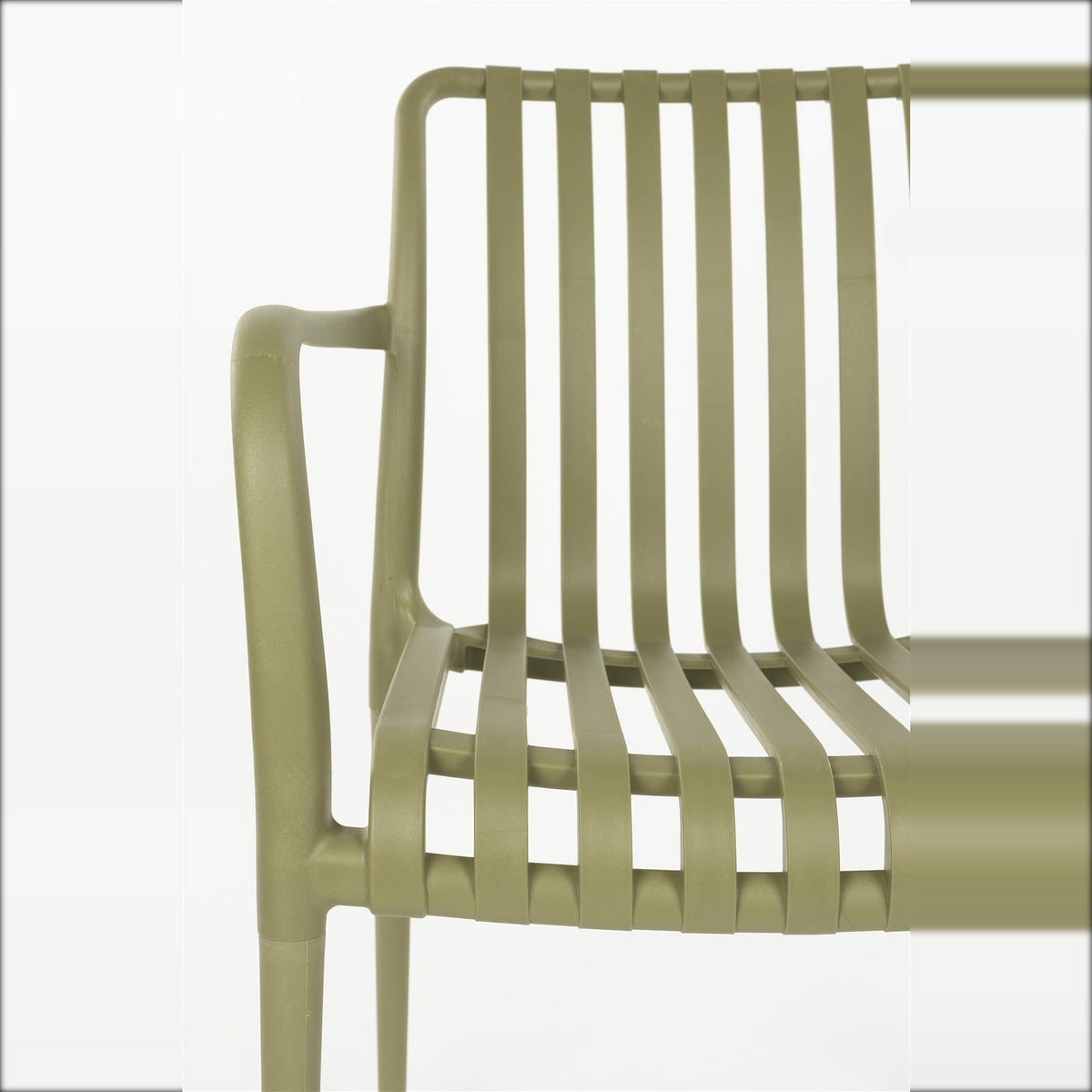 Outdoor Chair Amae Green Domestica – Slatted Backrest Detail