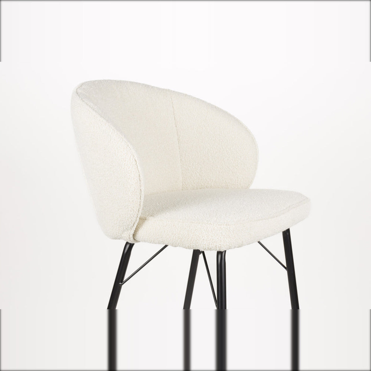 Barstool Joa White Domestica – Wide Curved Backrest and Seat, Three Quarter Close-up