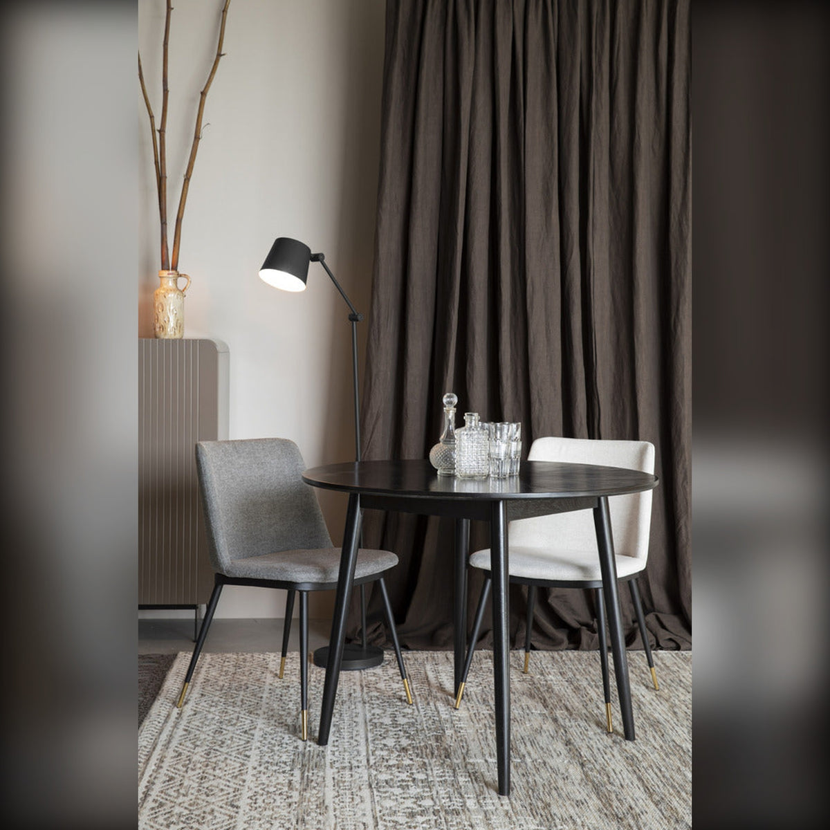 Dining Chair Lionel Beige Domestica – Lifestyle – At a Round Black Dining Table