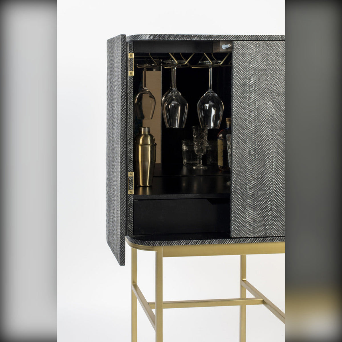 Cabinet Ava Morgana Snake Domestica – Interior Glass Rack and Bottle Storage