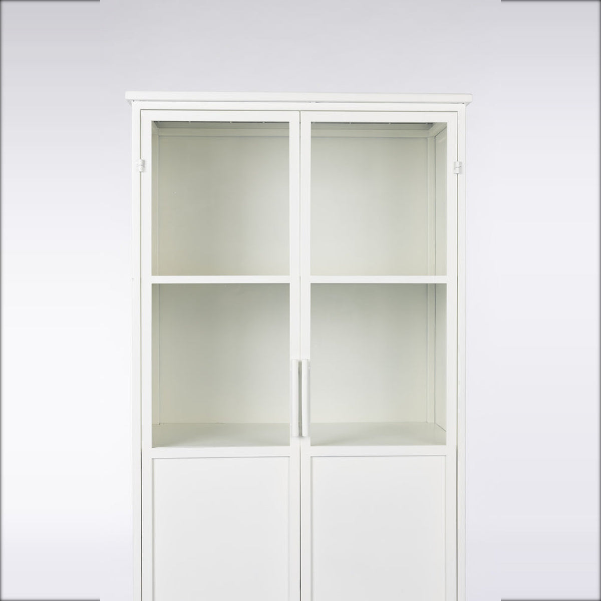 Cabinet Miya High 2do Domestica – Upper Glass Doors Detail