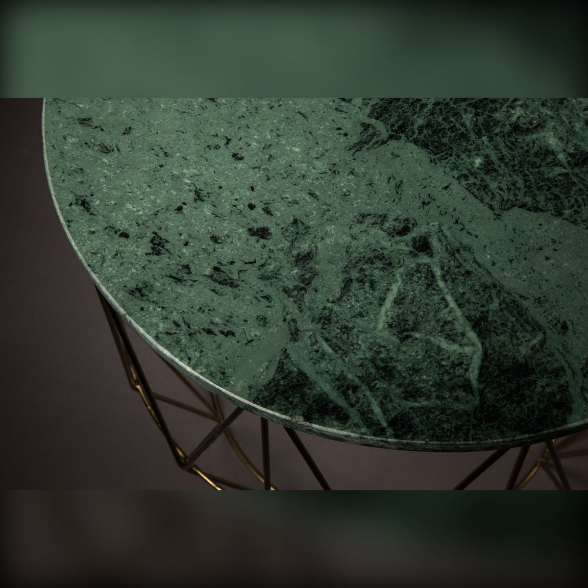 Side Table Boss Domestica – Green Marble Top Close-up