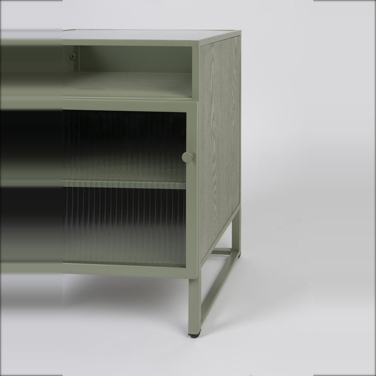 Cabinet Herbe Small Domestica – Side Panel and Fluted Glass Door Detail