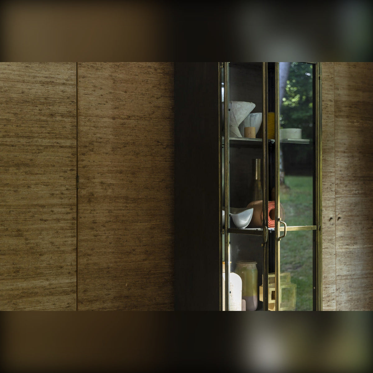Cabinet Gertlush Gold Domestica – Lifestyle – In a Room with Textured Wall