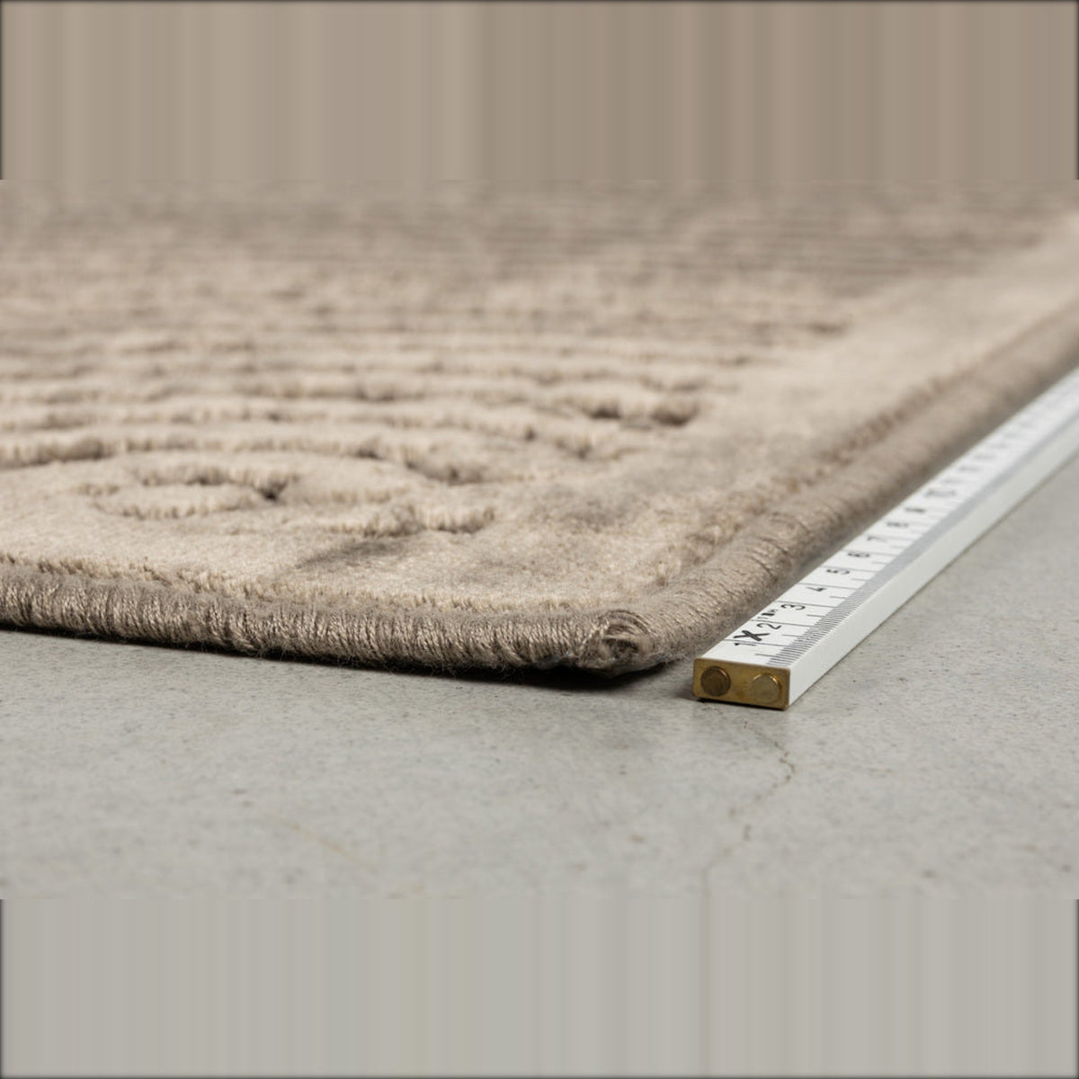 Carpet Dots 170x240 Caramel Brown Domestica – Pile Height Detail with Measuring Tape