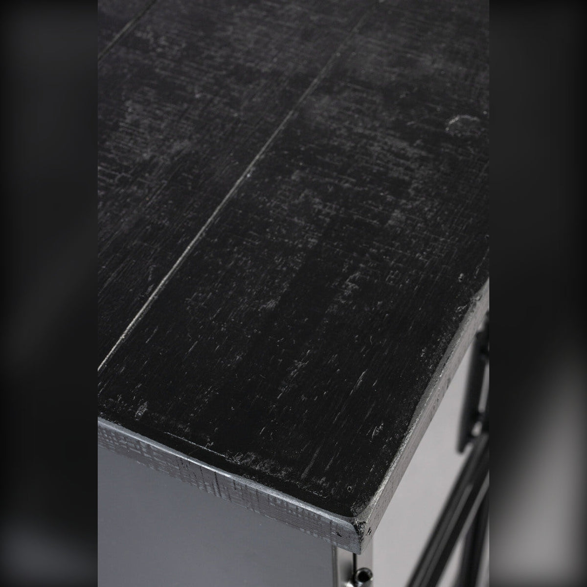 Cabinet Ferre Low Domestica – Black Top Surface Close-up