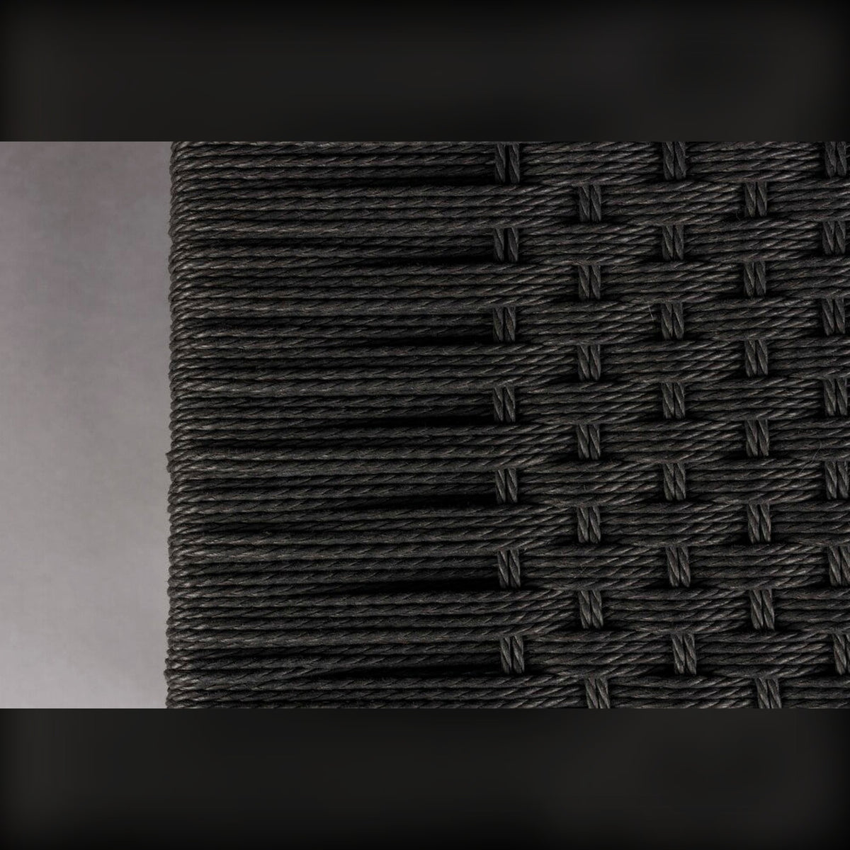 Bench Kintaro Walnut Domestica – Black Woven Seat Texture Close-up
