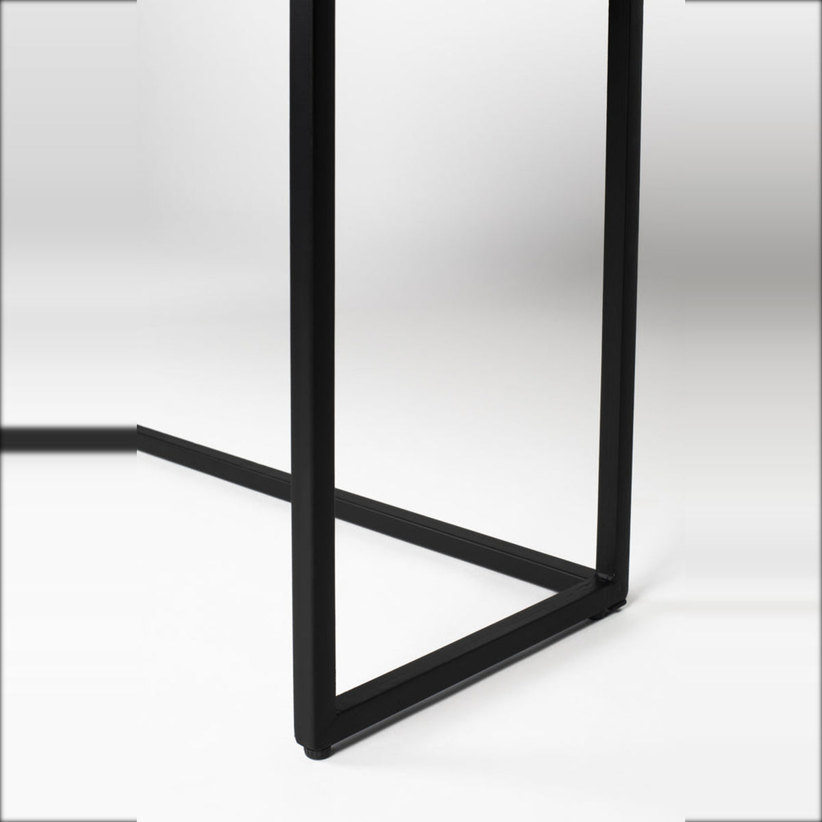 Cabinet Webster S Brown Domestica – Black Metal Frame Leg Detail