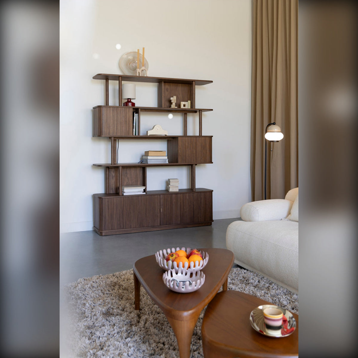Bookcase Barbier Walnut Domestica – Lifestyle – Living Room with Sofa and Coffee Table