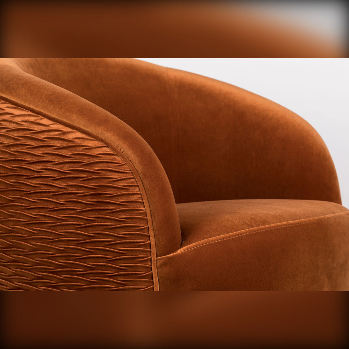 Lounge Chair So Curvy Orange Domestica – Pleated Side and Seat Close-up