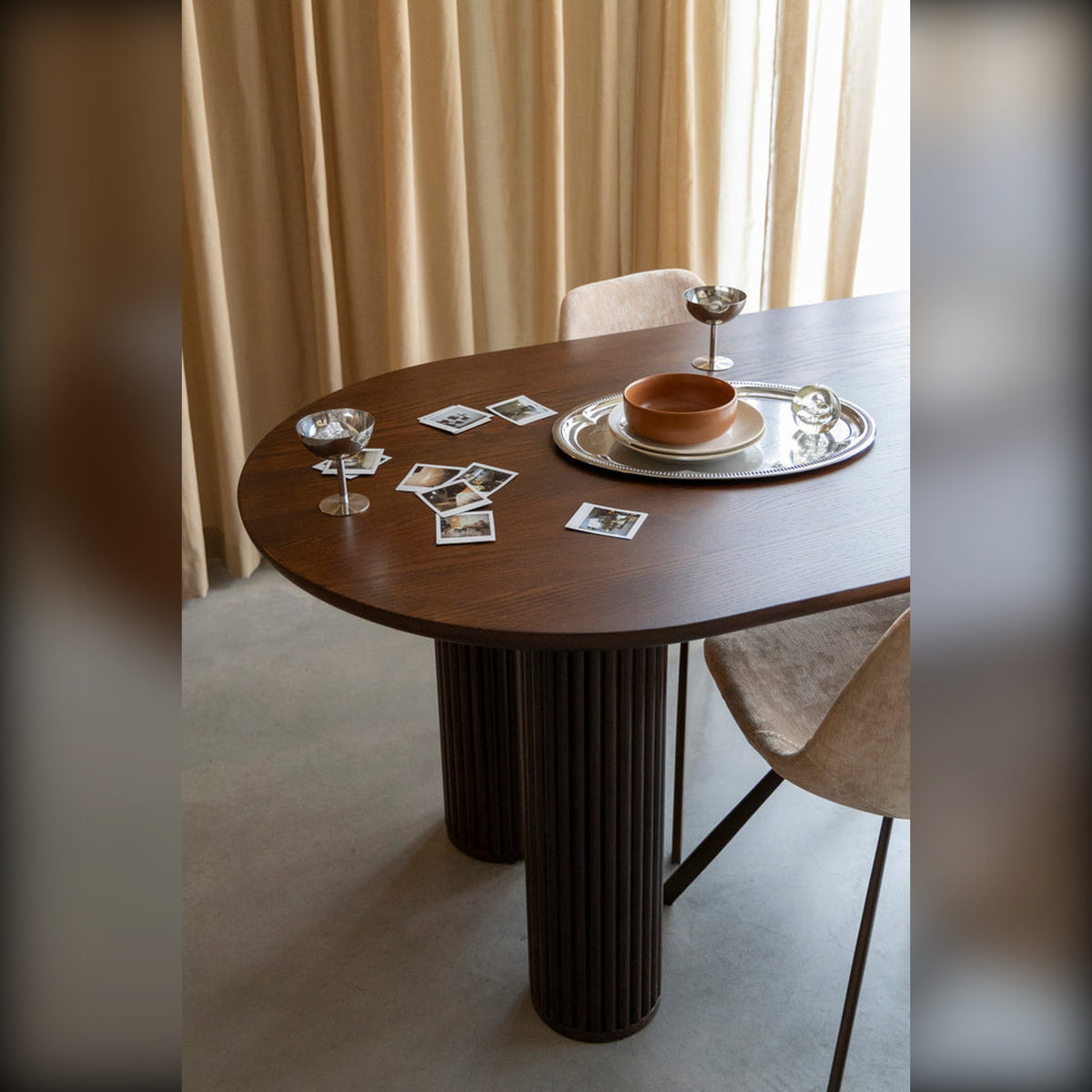 Dining Table Dean Domestica – Lifestyle – Tabletop with Plates, Close View