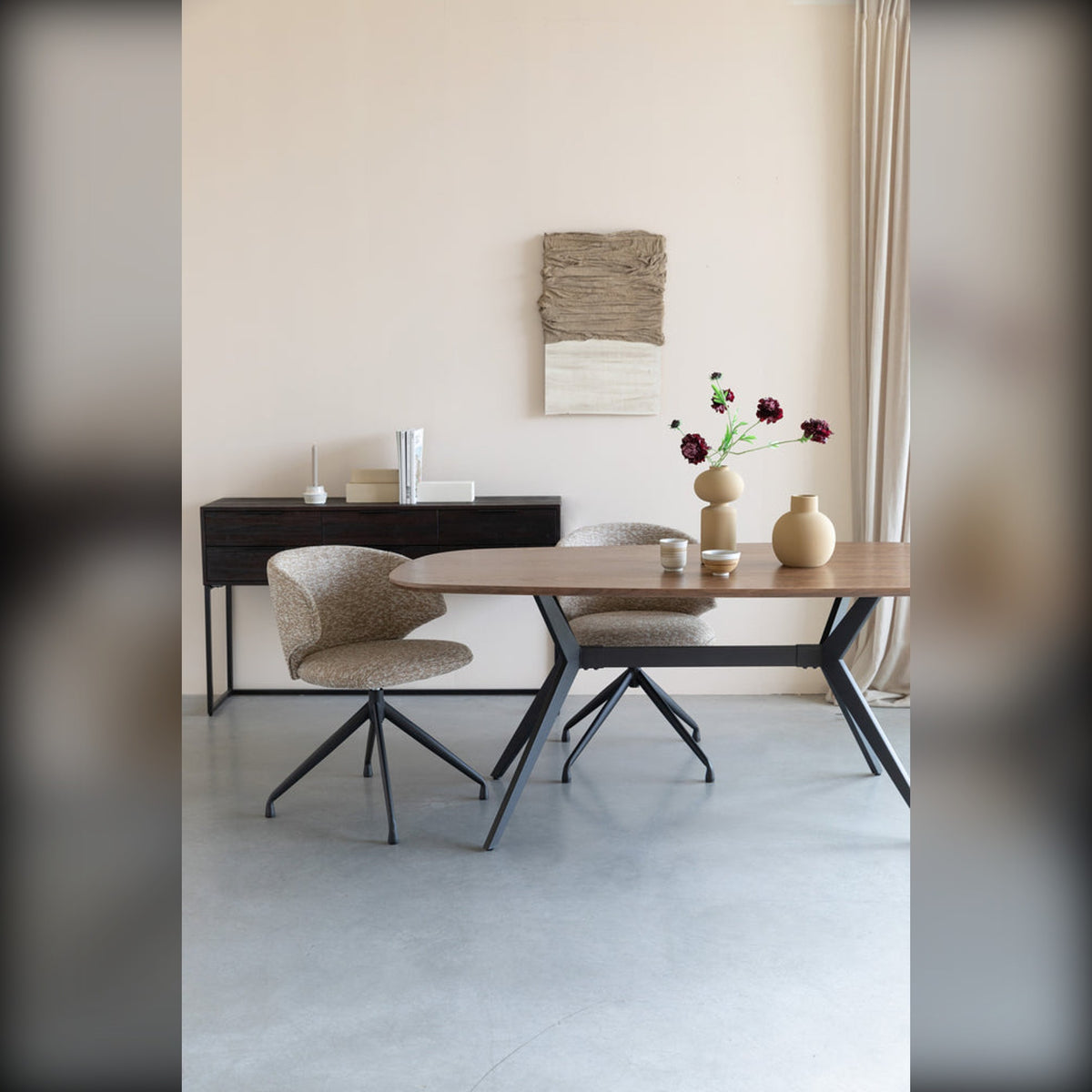 Dining Chair Balado Swivel Brown Domestica – Lifestyle – At a Dining Table