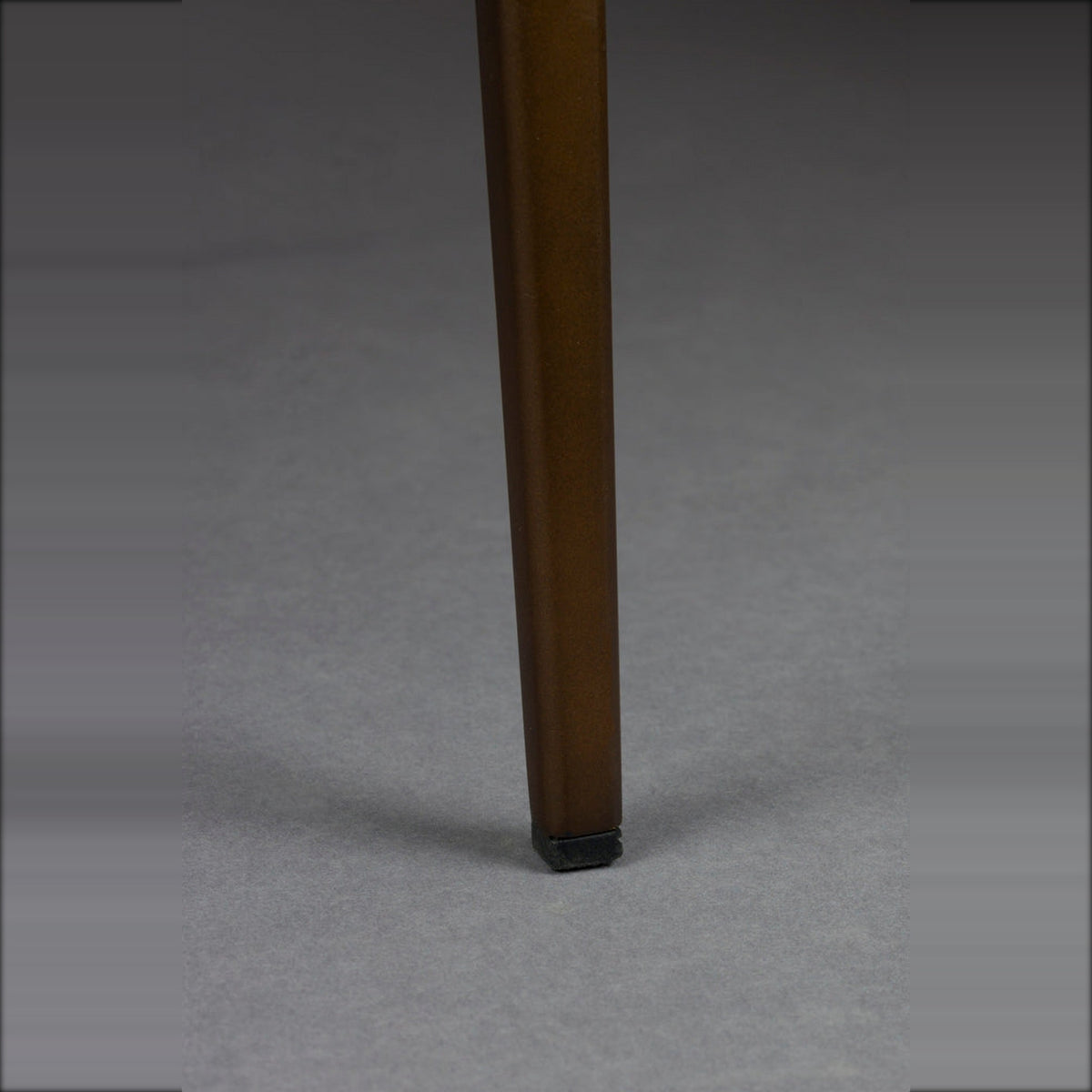 Armchair Portland Beige Domestica – Antique Brown Steel Leg Detail