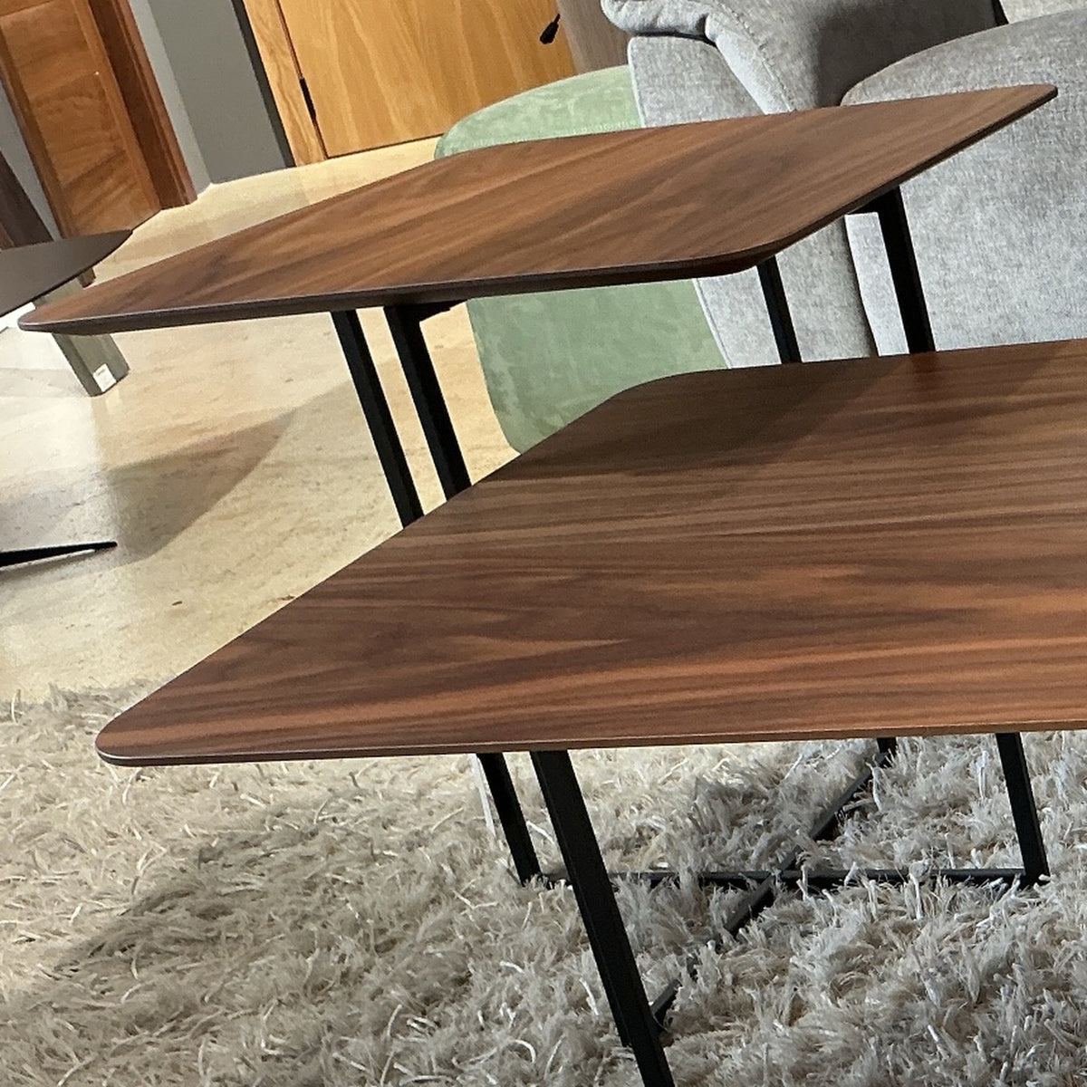 Coffee Table Selfy 50x50 Walnut Black Domestica – Walnut Top Close-up