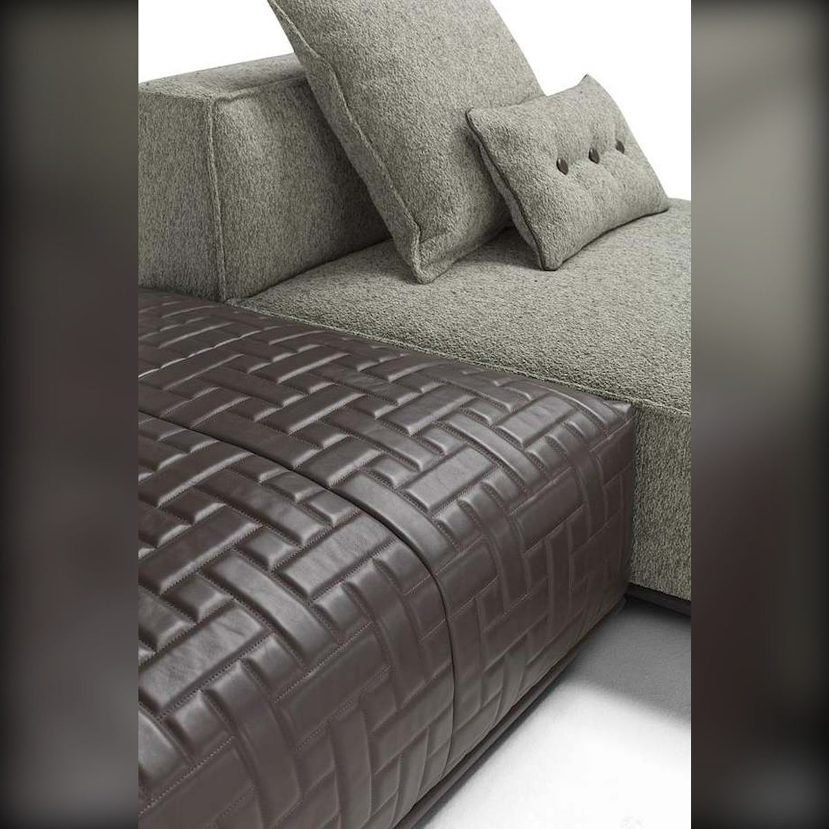 Egoitaliano Plaza Pouf Trapuntato Dark Brown Leather Domestica – Detail View 2