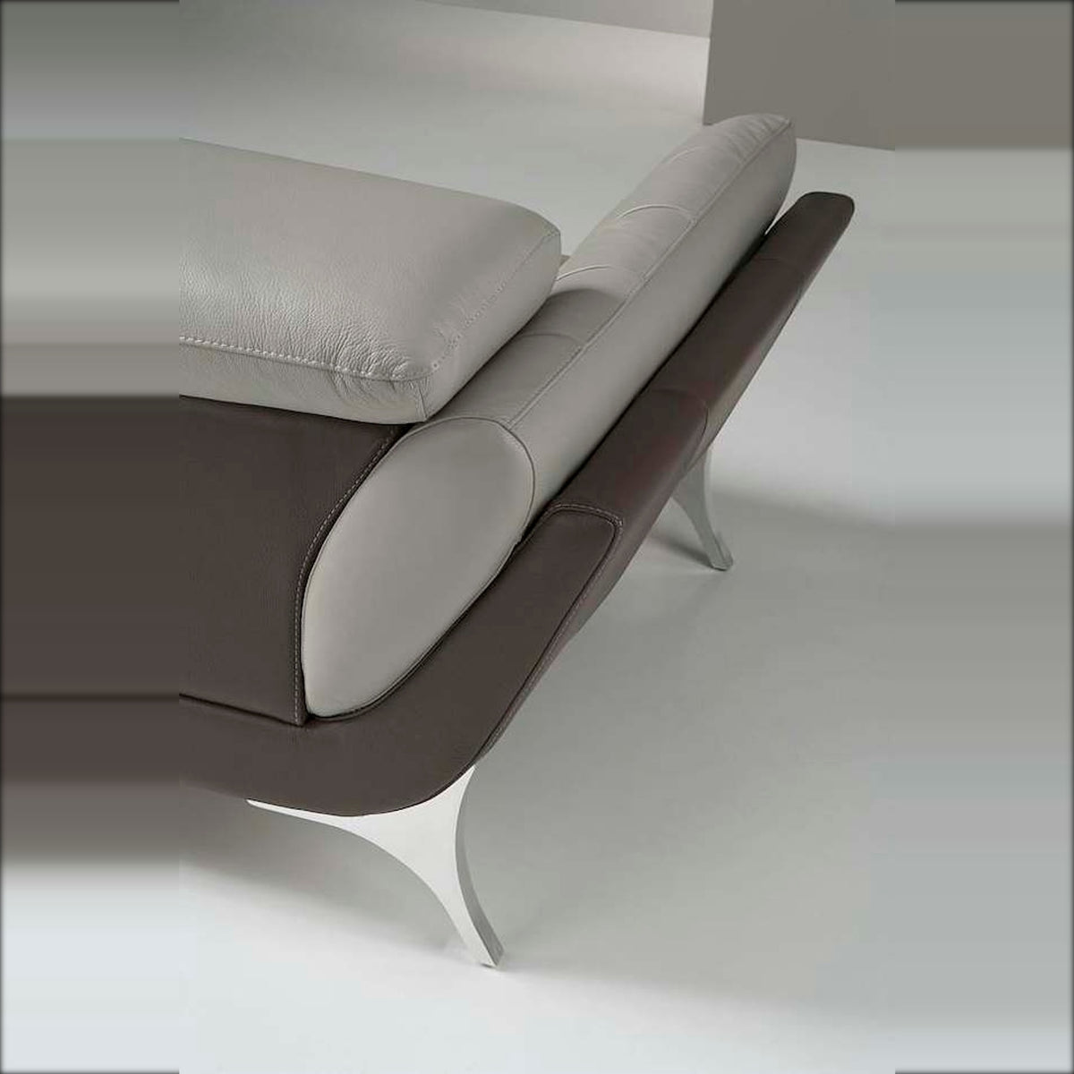 Sueli Domestica – Armrest and Metal Leg Close-up