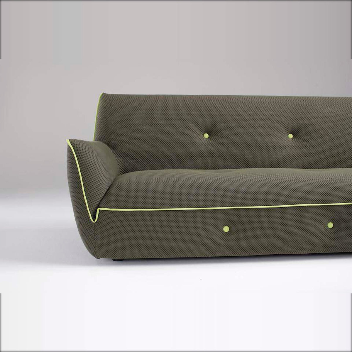 Egoitaliano Yuki 2P Maxi Sofa Forest Green Yellow Domestica – Angle View Right