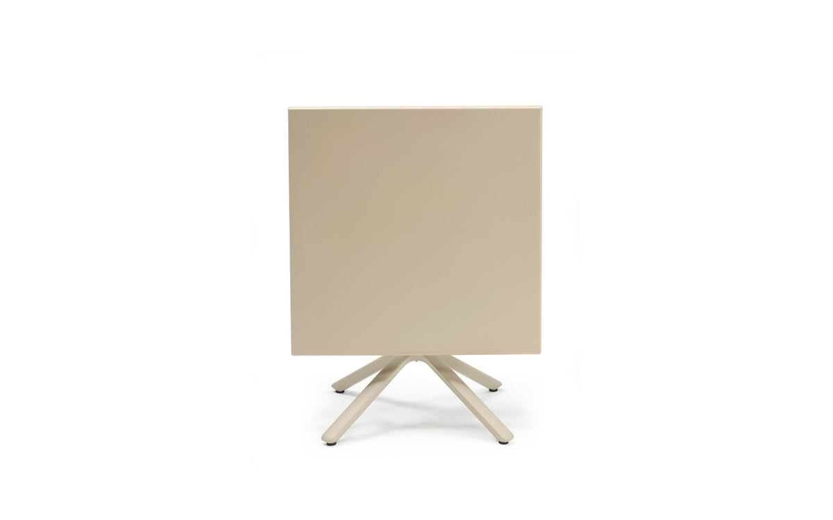 Outdoor Table Trave – styled room setting