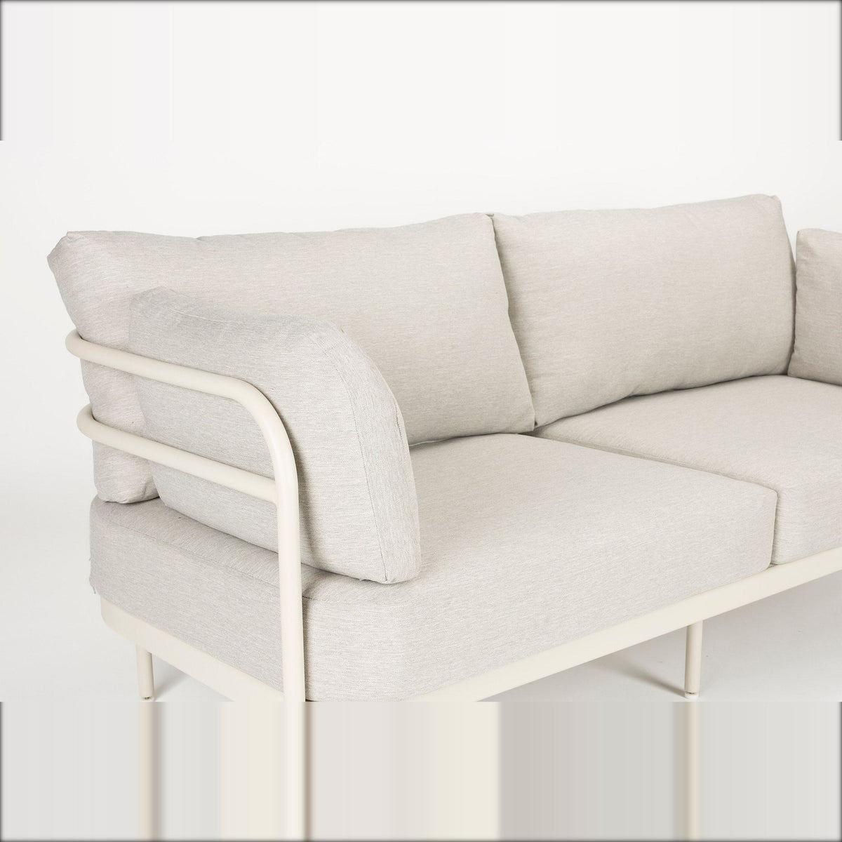 Outdoor Set Vista Beige Domestica – Cushion and Armrest Close-up