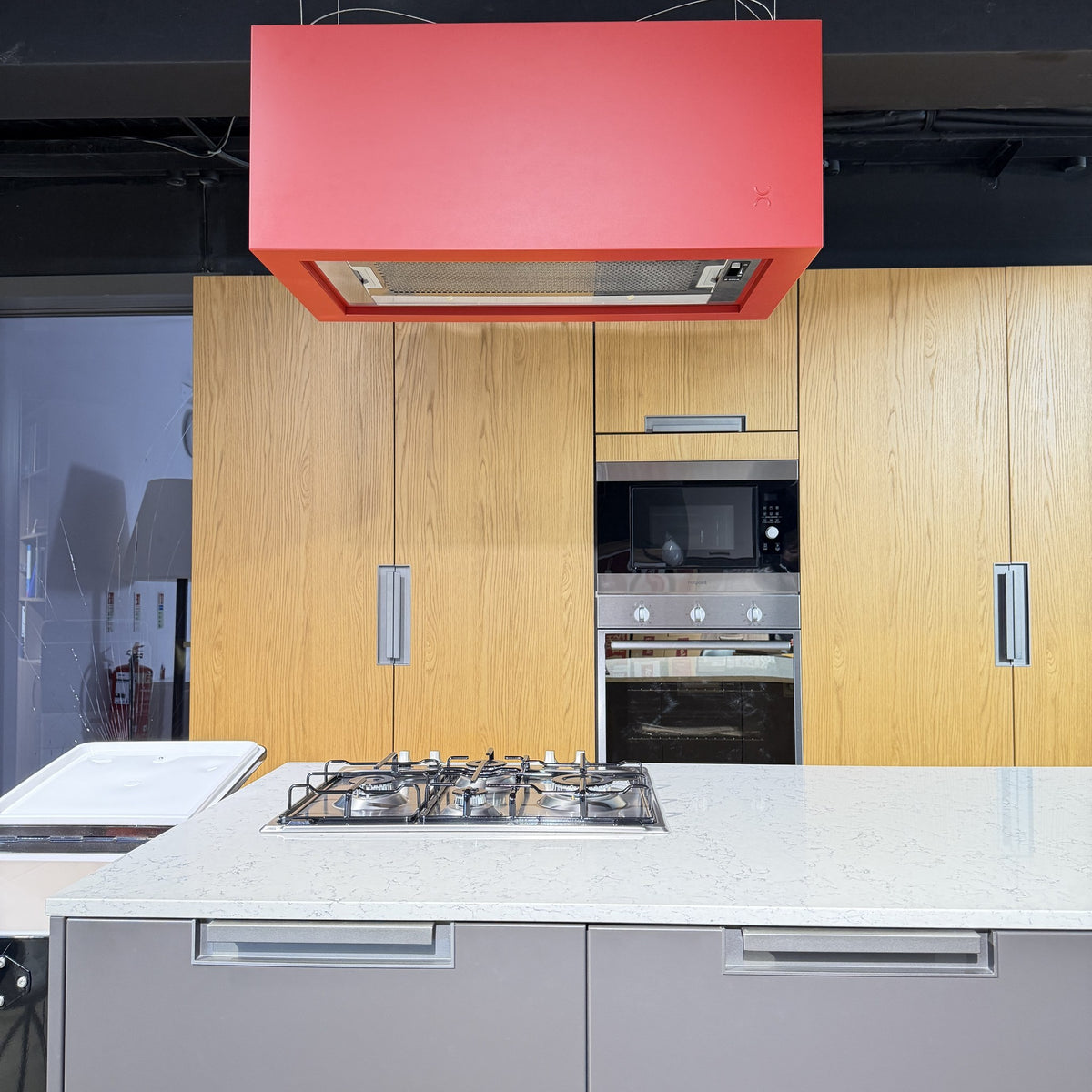 Varsavia Kitchen Domestica – Showroom Model – Island Hood and Oven Column