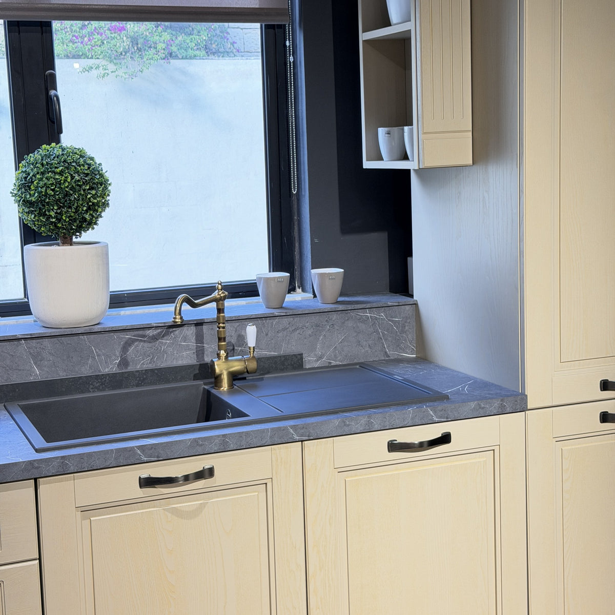 Verona Kitchen Domestica – Showroom Model – Sink and Brass Tap