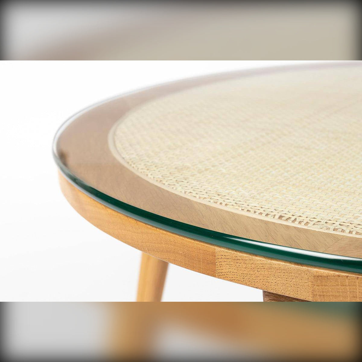 Coffee Table Haru Round Natural Domestica – Glass Top and Oak Rim Close-up